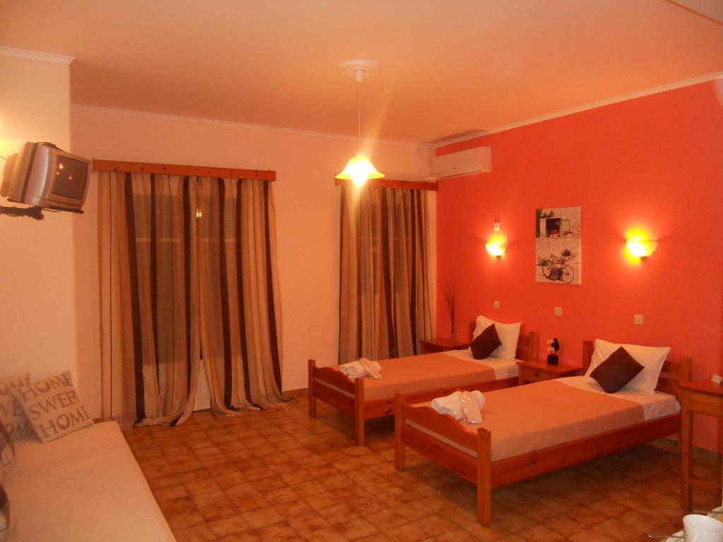Elli Marina Studios And Apartments Benitses  Zimmer foto